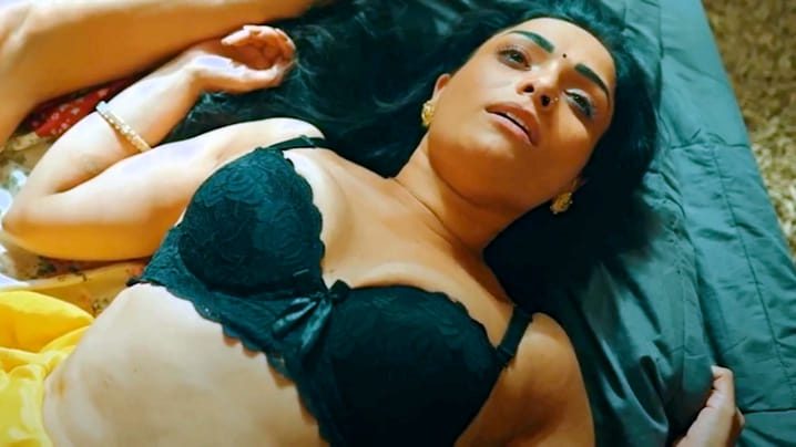 Kundi Mat Khadkao Raja Part 2 EP7 ULLU Hot Hindi Web Series