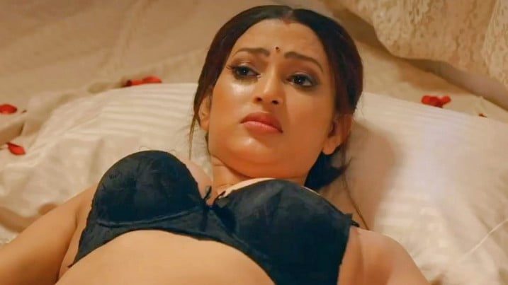 Tu Dekh Meri Photo Part 2 EP6 ULLU Hot Hindi Web Series